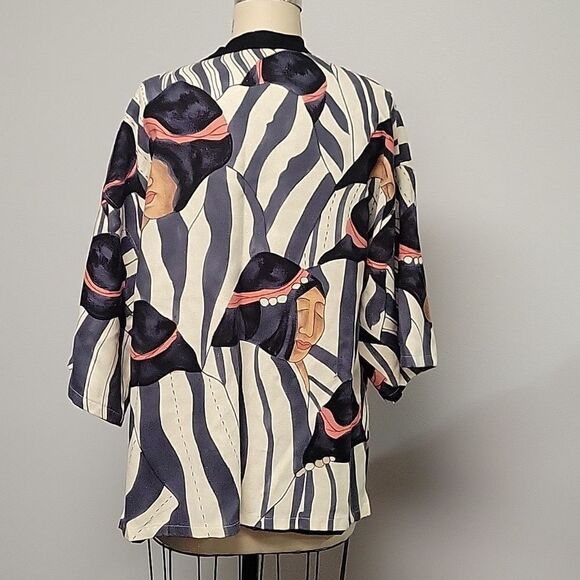 Irene Klar vintage, hand-painted silk kimono. One size - Picture 2 of 6